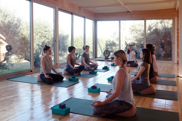 Okreblue yoga with Sasy_ (1)